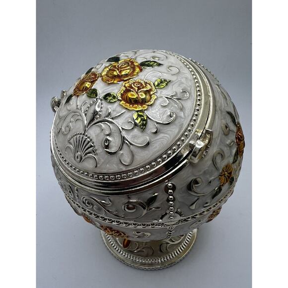 TXX Other - Vintage TXX Flip Up Cigar Ash Tray White/Yellow Floral Golden Ornate Design